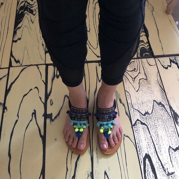 BAMBOO Women's Pompom Slingback sandal - Picture 8 of 8